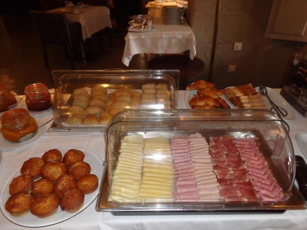 Hotel Da Oliveira Guimarães Екстериор снимка