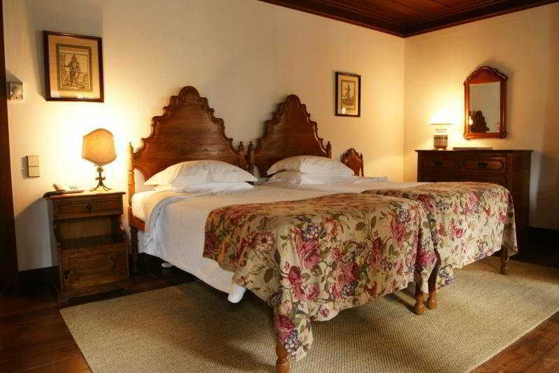 Hotel Da Oliveira Guimarães Екстериор снимка